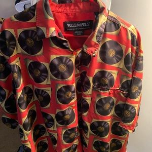 My favorite party “Dad” shirt all time. Must have for concerts! Silk XL